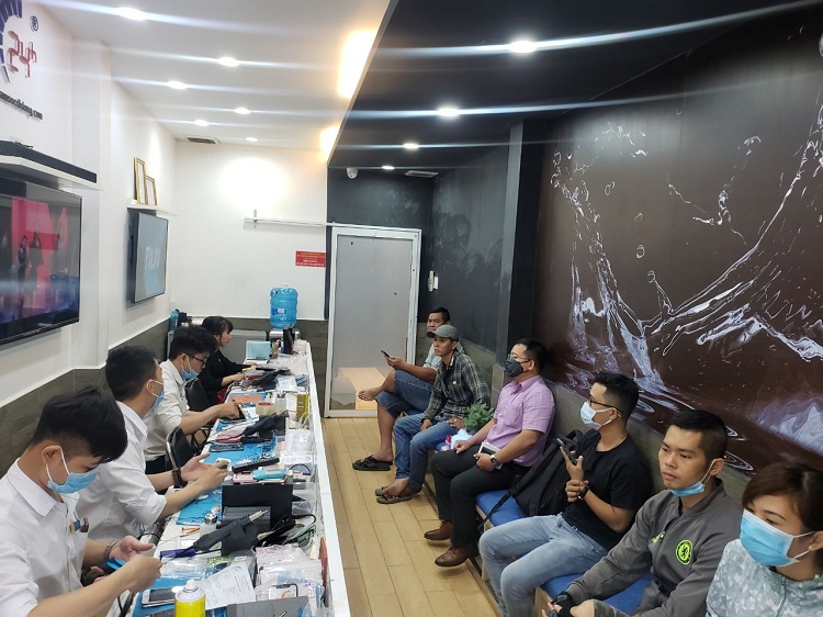 Bệnh Viện Điện Thoại 24h luôn sẵn sàng hỗ trợ khách thay màn hình mới cho thiết bị